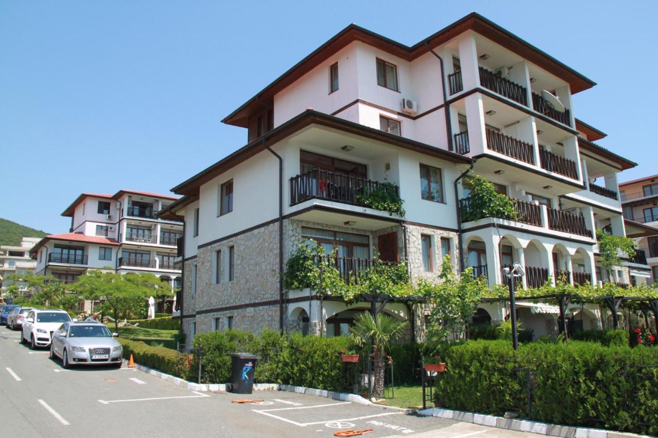 Bademite Apartments Święty Włas Zewnętrze zdjęcie